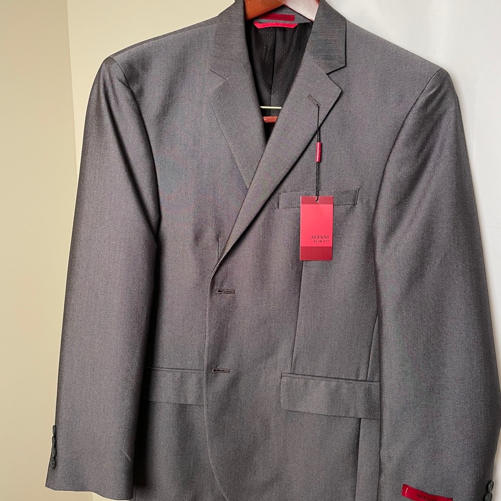 NEW WITH TAGS MEN’S SUIT SEPARATE